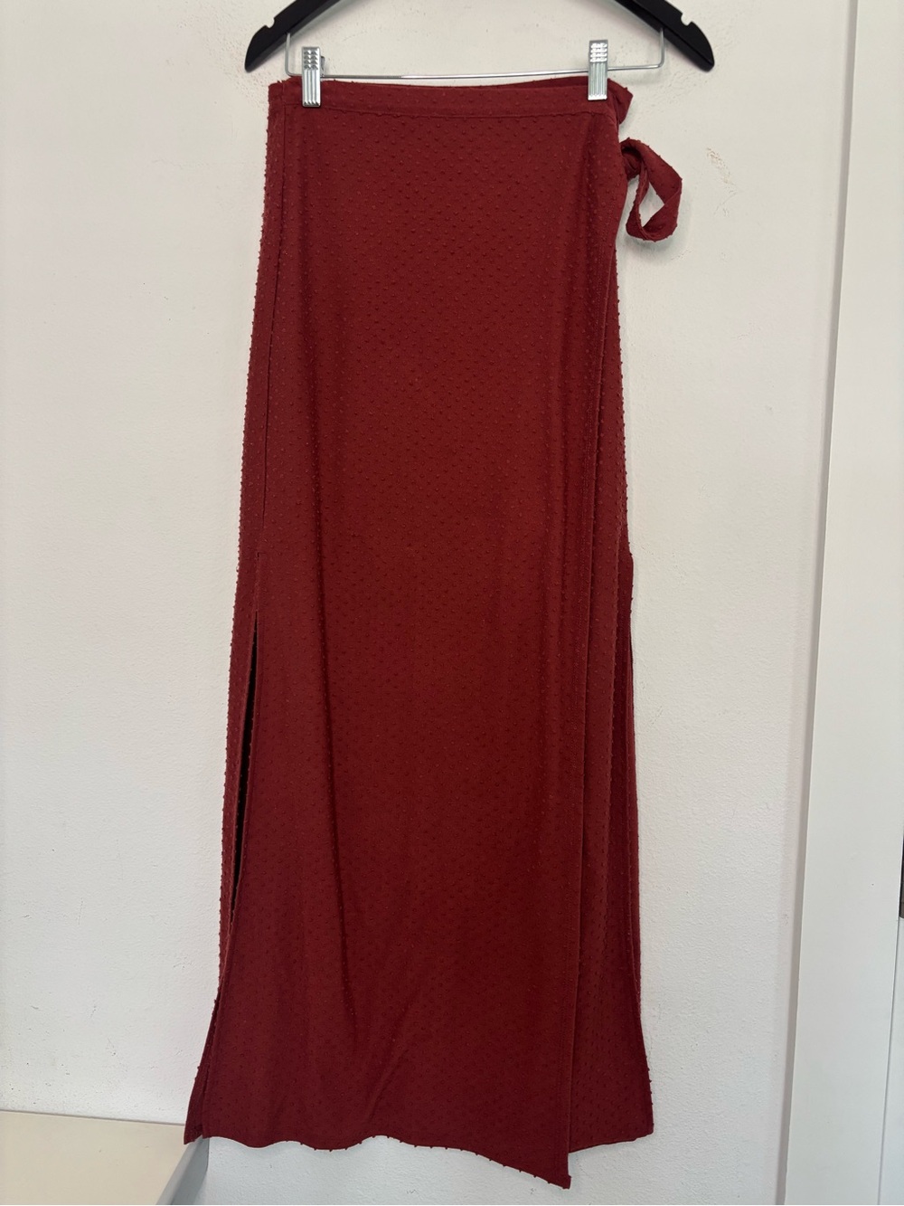 EARTHBOUND TRADING CO. BRICK RED TEXTURED WRAP MAXI SKIRT SZ LARGE